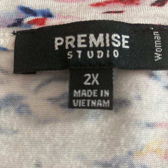 CLOSET CLEANOUT --   3 / $20 DEAL ON THIS ITEM - Picture 4 of 5